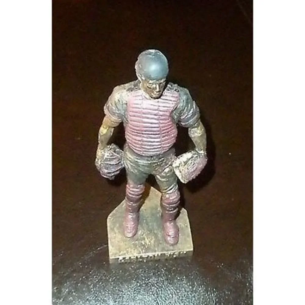 CARLTON FISK CHICAGO WHITE SOX VINTAGE COLLECTIBLE STATUE.